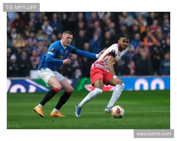 刘强独家分享足球心得与战术解析助你提升球技的秘诀